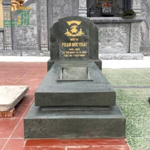 Mộ cọc đá xanh rêu 81x127cm